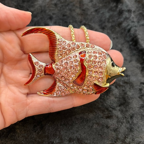 Betsey Johnson Pink and Red Fish Brooch/Pendant Necklace - Picture 4 of 5